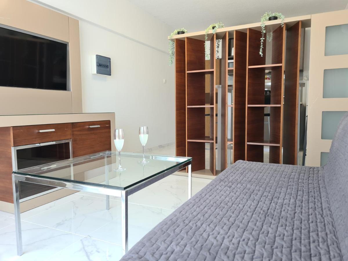 Fotoxenia Luxury Apts Paralimni Bagian luar foto